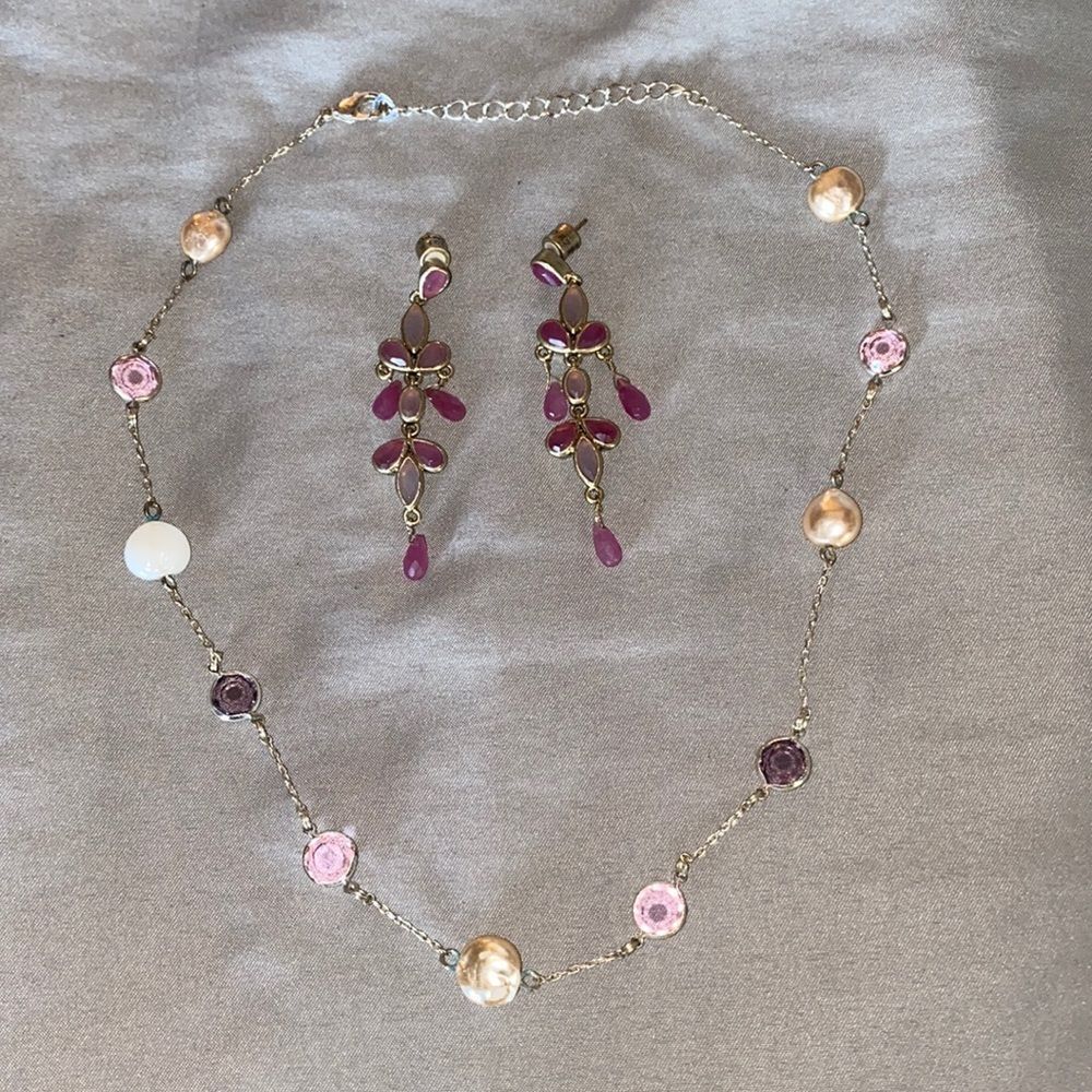 Beautiful pink stone necklace and earring set